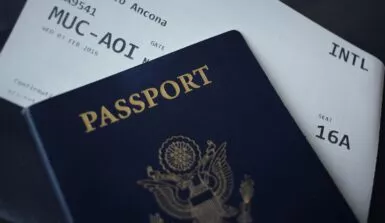 passeport avec billet d'avion
