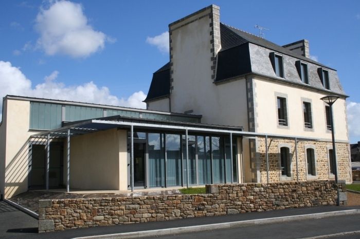 photo de la façade extérieure de la médiathèque